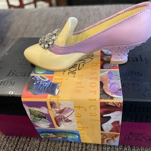Just the Right Shoe “Jeweled Pump” New in box with certificate of authenticity.